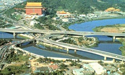Yuan Shan Bridge on North-South Freeway